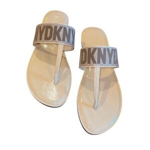 DKNY Logo Thong Sandals Size 11 Chino Nude Patent Slide NWOB Minimalist